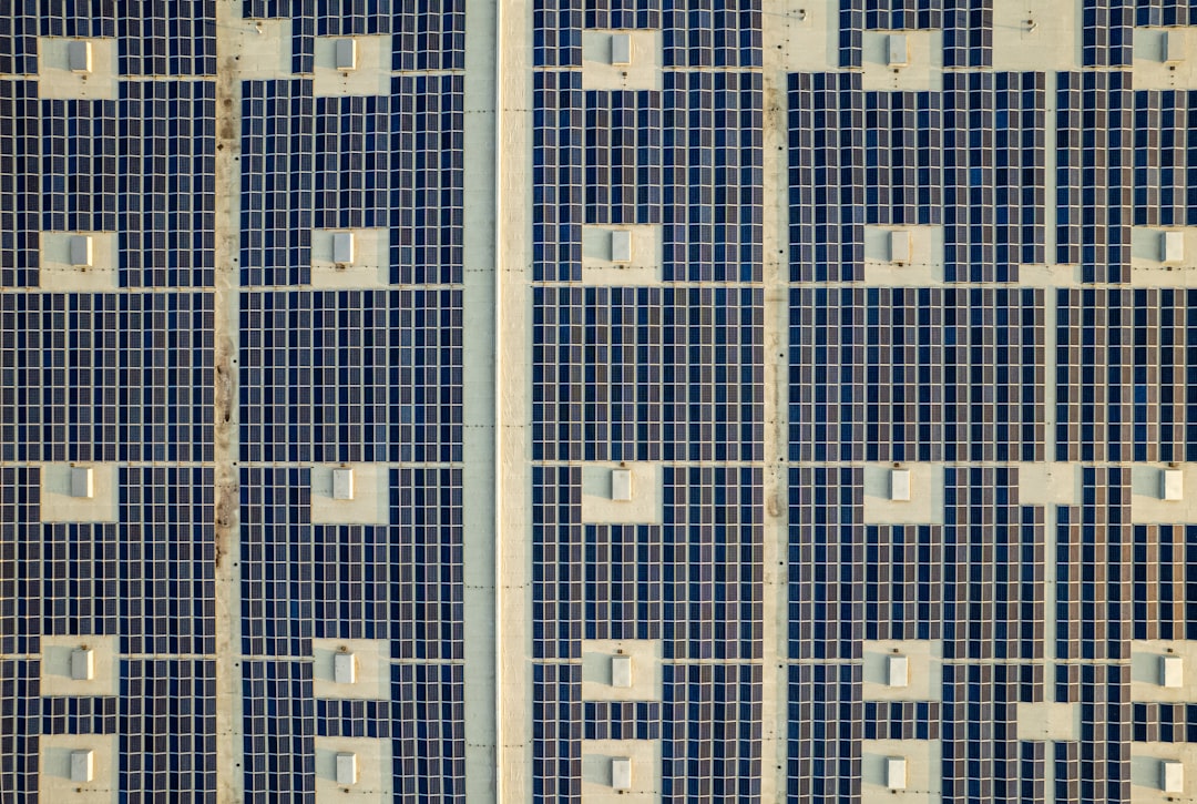 Omvormer Rendement: Zo Beïnvloedt Je Omvormer de Opbrengst